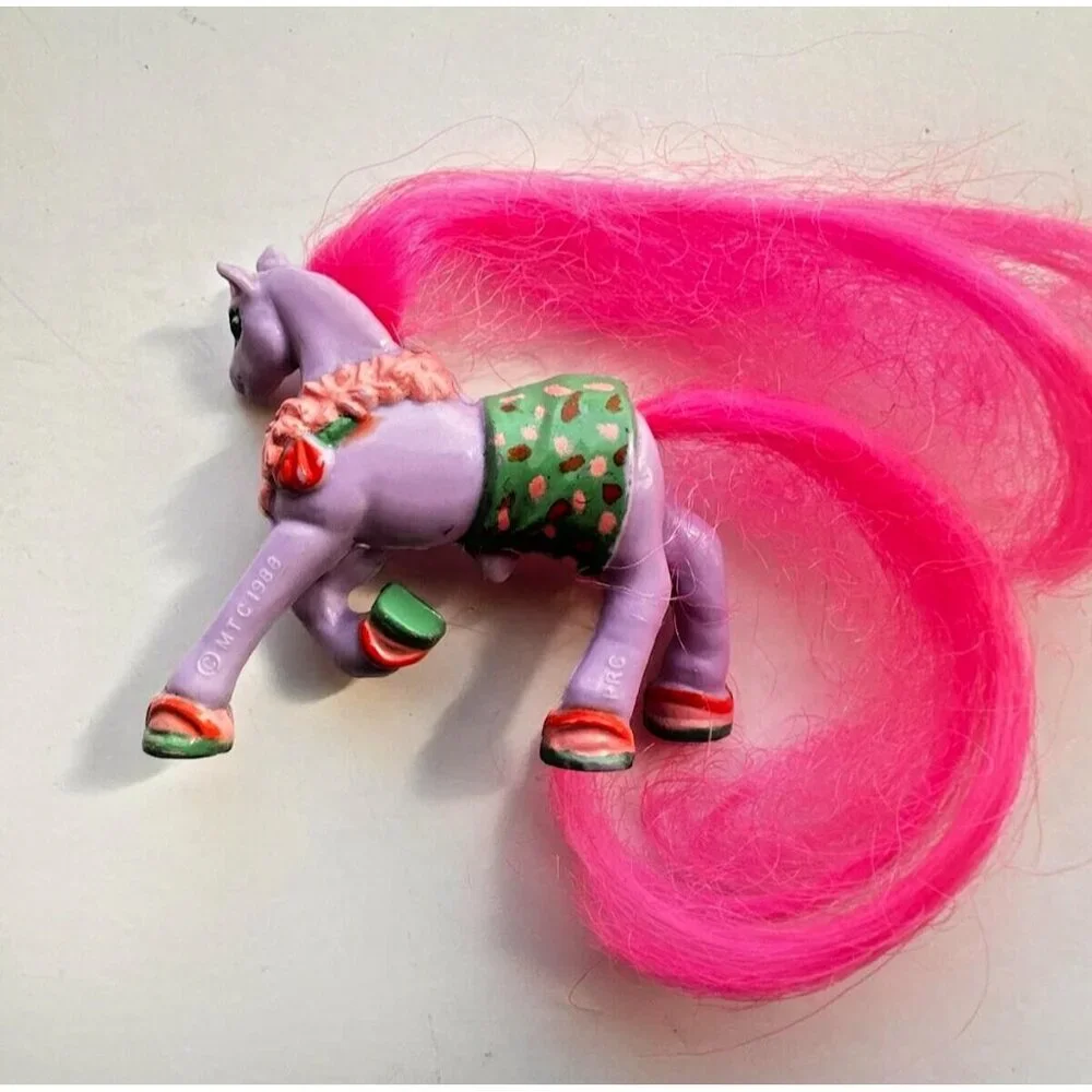 Little Beauty Pony Purple Pink Mane Tropical Outfit Figure